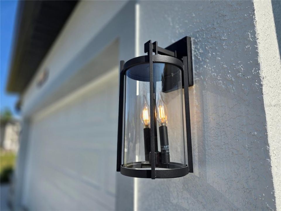 For Sale: $349,000 (4 beds, 3 baths, 1990 Square Feet)