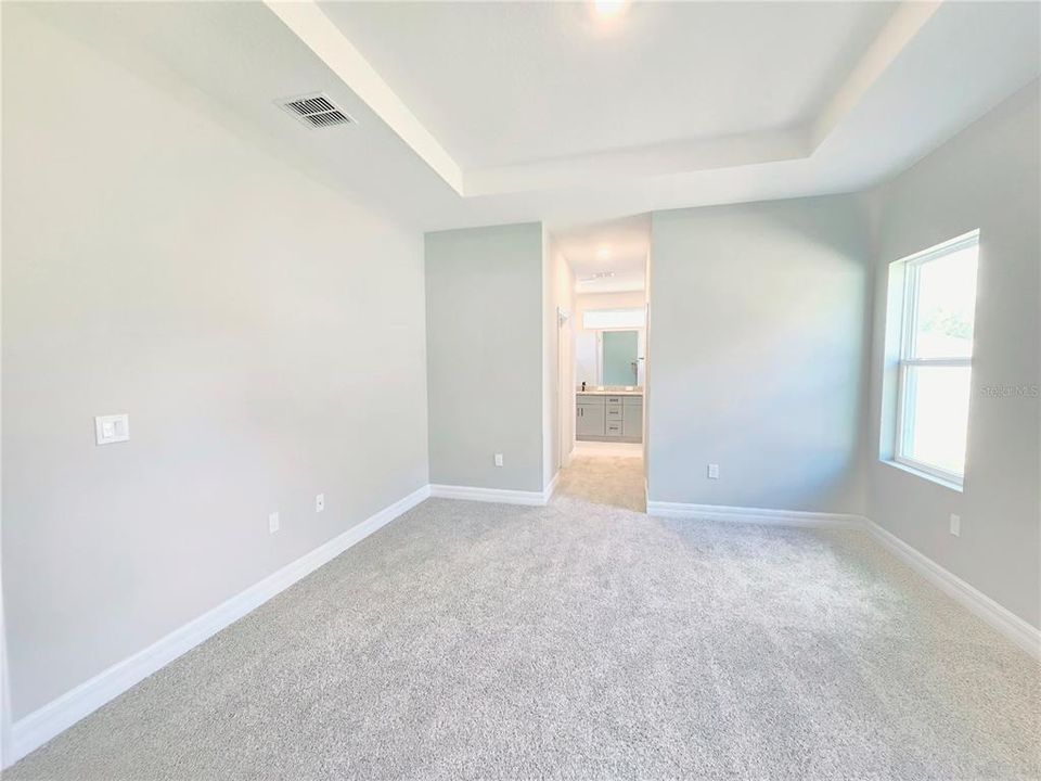 For Sale: $349,000 (4 beds, 3 baths, 1990 Square Feet)