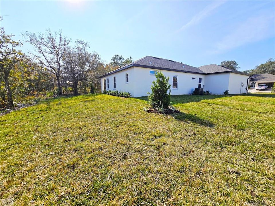 For Sale: $349,000 (4 beds, 3 baths, 1990 Square Feet)