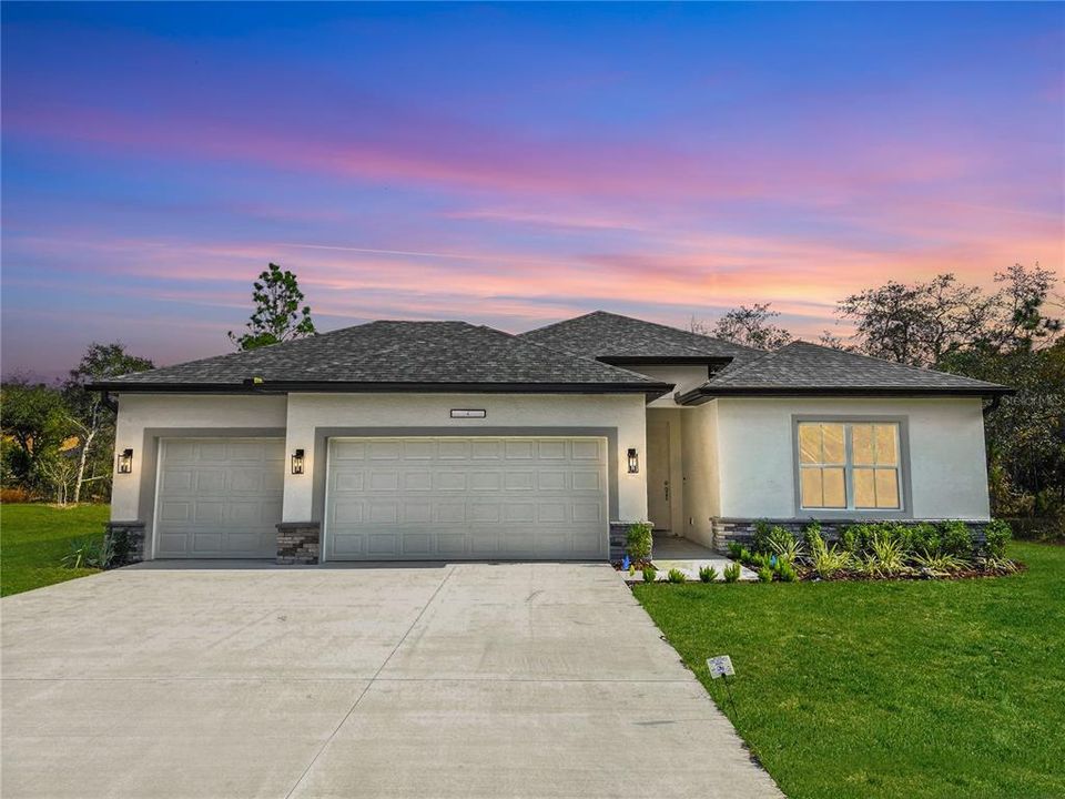 For Sale: $349,000 (4 beds, 3 baths, 1990 Square Feet)