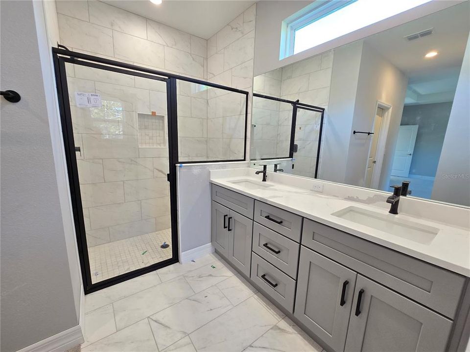 For Sale: $349,000 (4 beds, 3 baths, 1990 Square Feet)