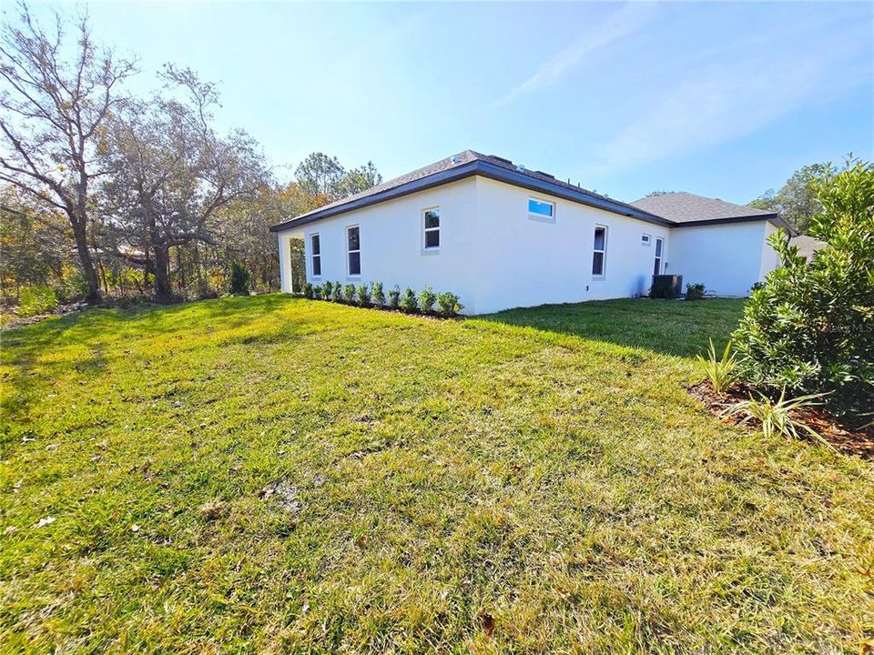 For Sale: $349,000 (4 beds, 3 baths, 1990 Square Feet)