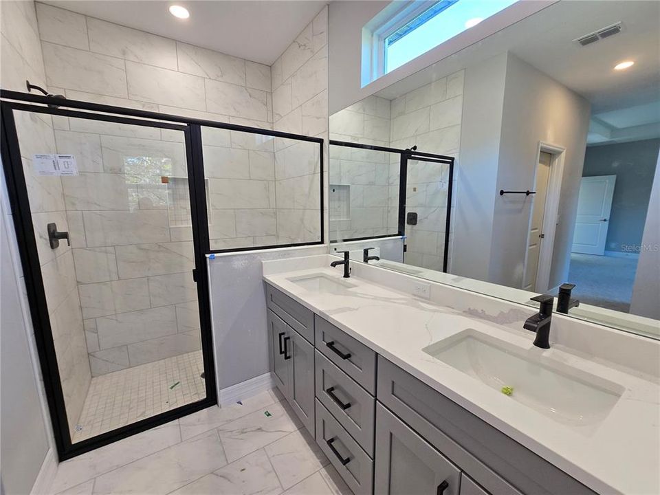 For Sale: $349,000 (4 beds, 3 baths, 1990 Square Feet)