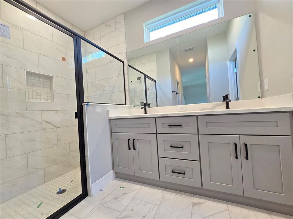 For Sale: $349,000 (4 beds, 3 baths, 1990 Square Feet)