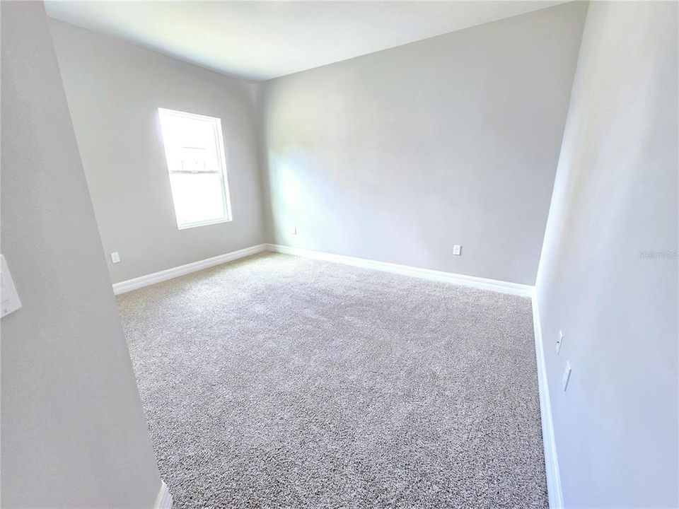 For Sale: $349,000 (4 beds, 3 baths, 1990 Square Feet)