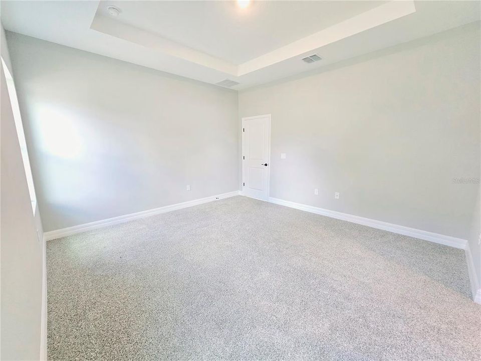 For Sale: $349,000 (4 beds, 3 baths, 1990 Square Feet)