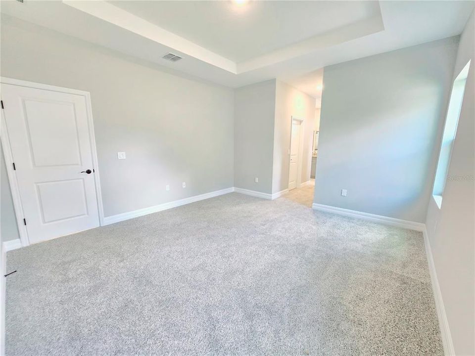 For Sale: $349,000 (4 beds, 3 baths, 1990 Square Feet)