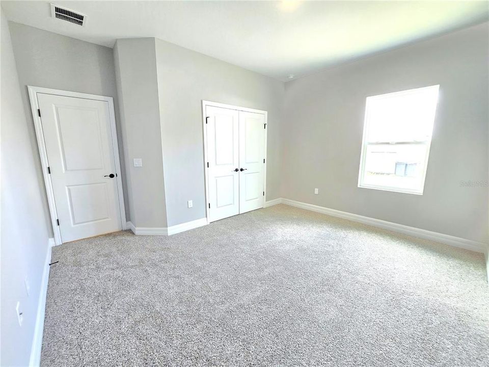 For Sale: $349,000 (4 beds, 3 baths, 1990 Square Feet)