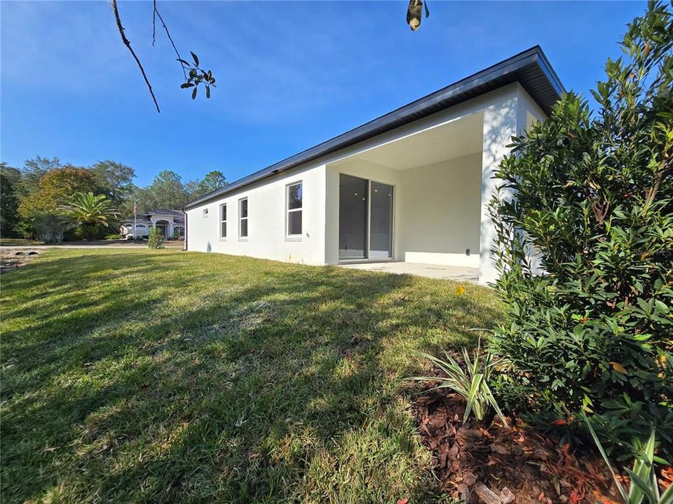 For Sale: $349,000 (4 beds, 3 baths, 1990 Square Feet)