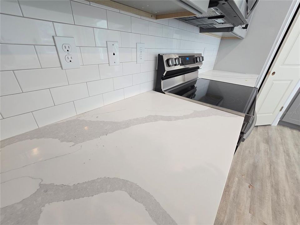 For Sale: $349,000 (4 beds, 3 baths, 1990 Square Feet)