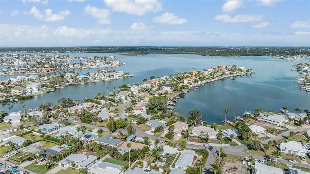 For Sale: $400,000 (3 beds, 2 baths, 1556 Square Feet)