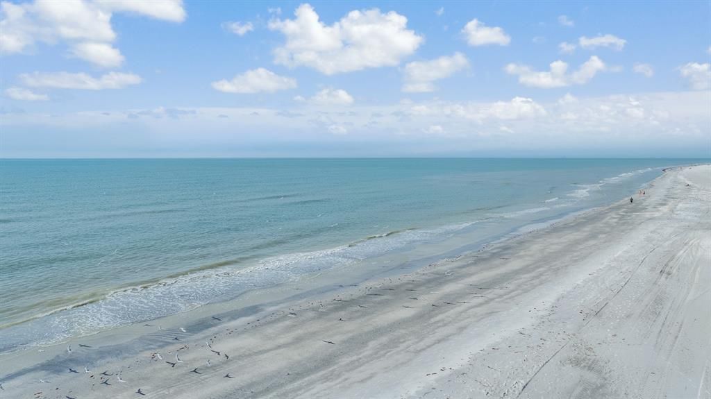 For Sale: $400,000 (3 beds, 2 baths, 1556 Square Feet)