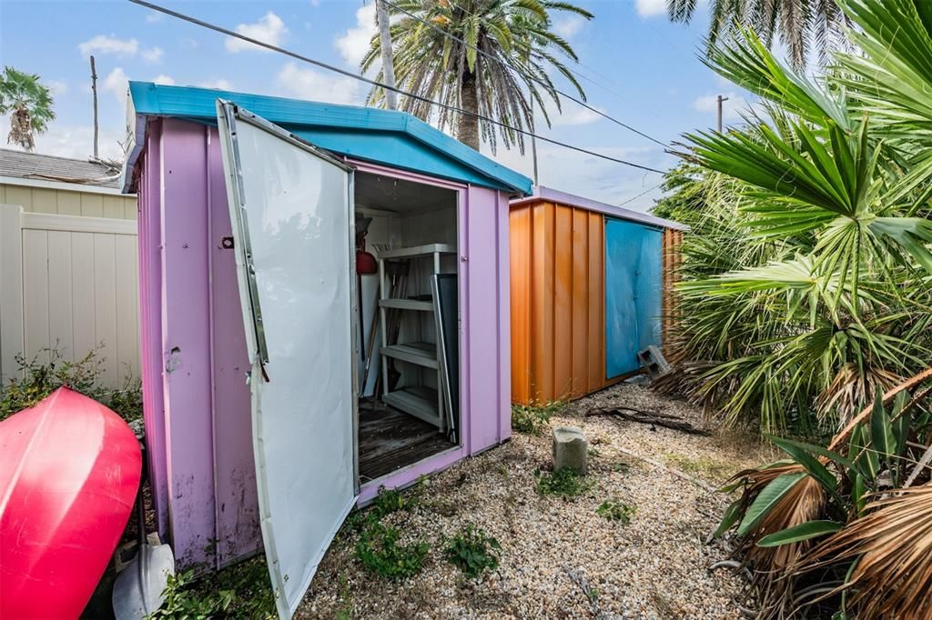 For Sale: $400,000 (3 beds, 2 baths, 1556 Square Feet)