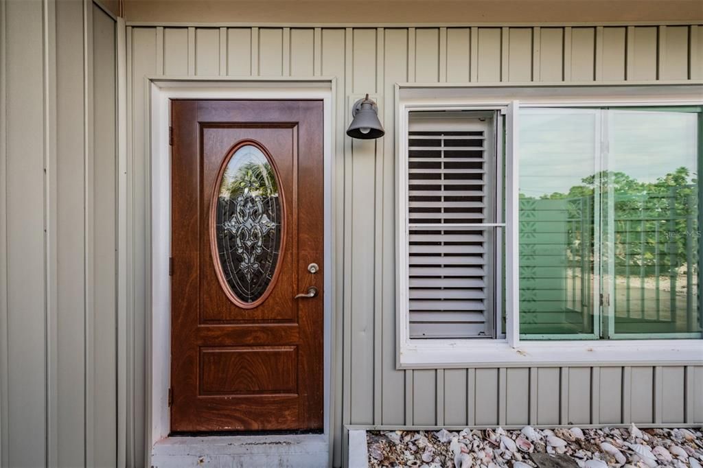 For Sale: $400,000 (3 beds, 2 baths, 1556 Square Feet)