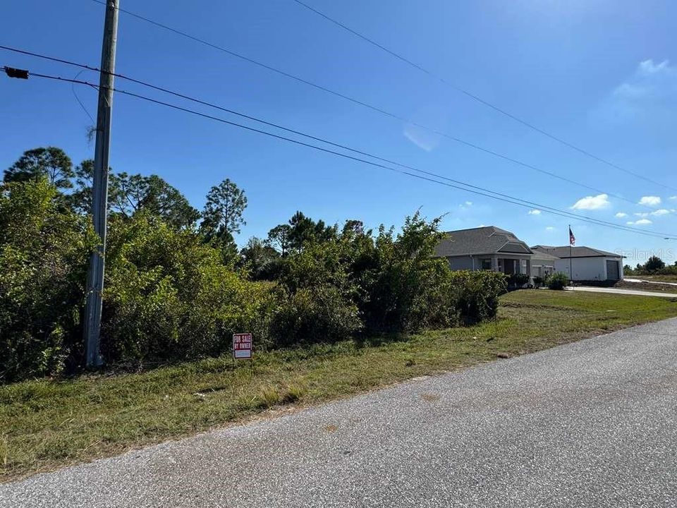 На продажу: $24,900 (0.23 acres)