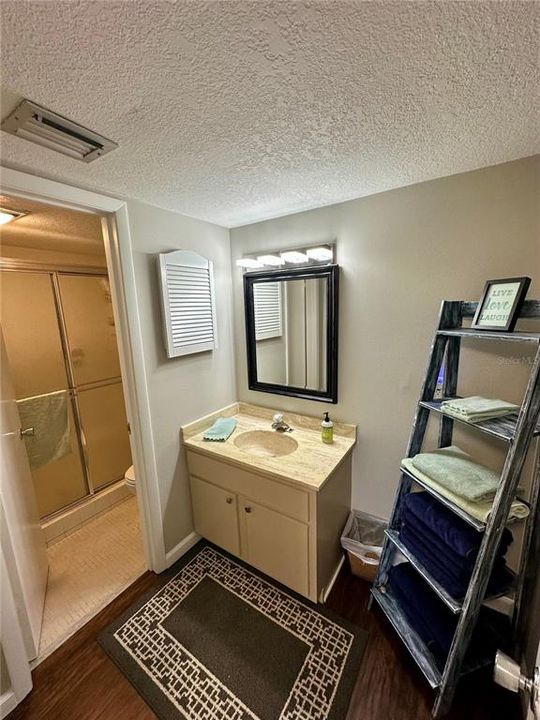 出租: $2,500 (2 贝兹, 2 浴室, 1178 平方英尺)