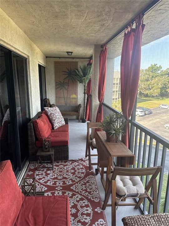 出租: $2,500 (2 贝兹, 2 浴室, 1178 平方英尺)