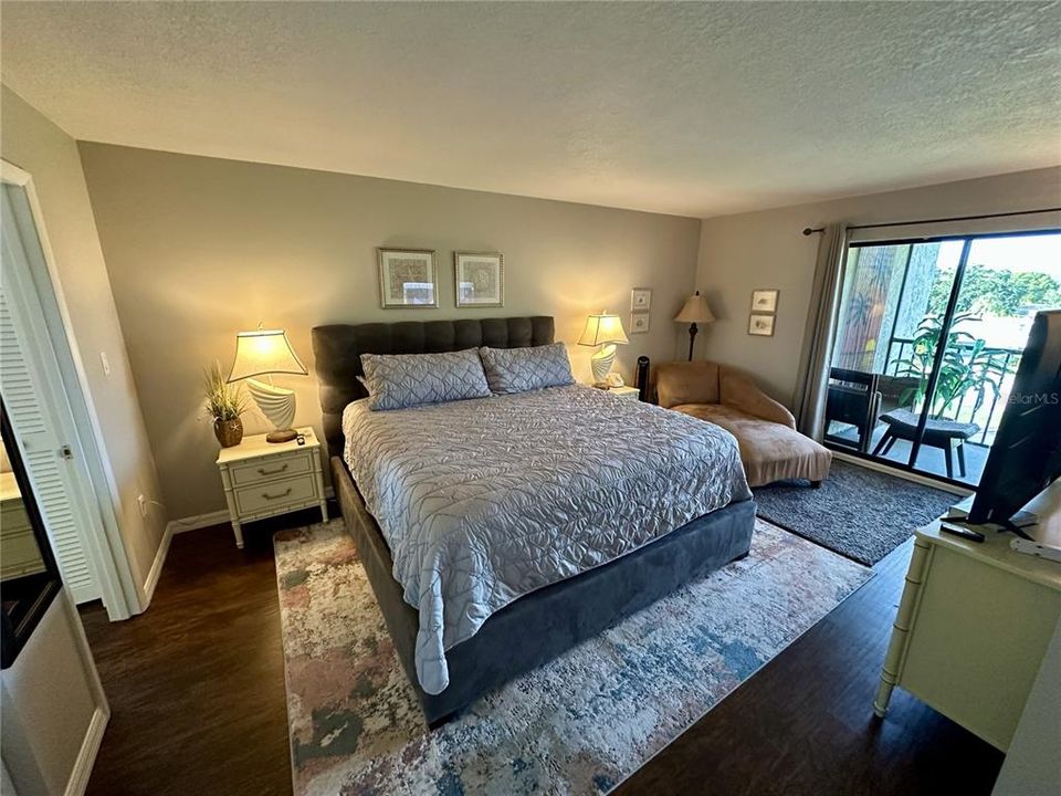 出租: $2,500 (2 贝兹, 2 浴室, 1178 平方英尺)