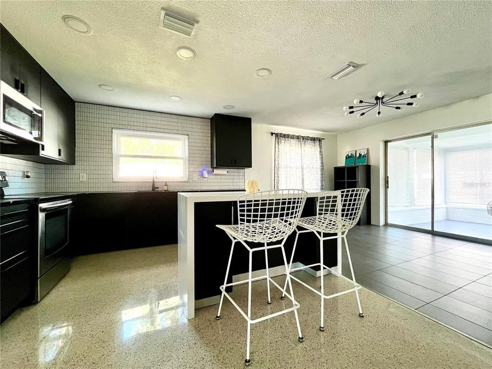 For Sale: $589,000 (3 beds, 2 baths, 1829 Square Feet)