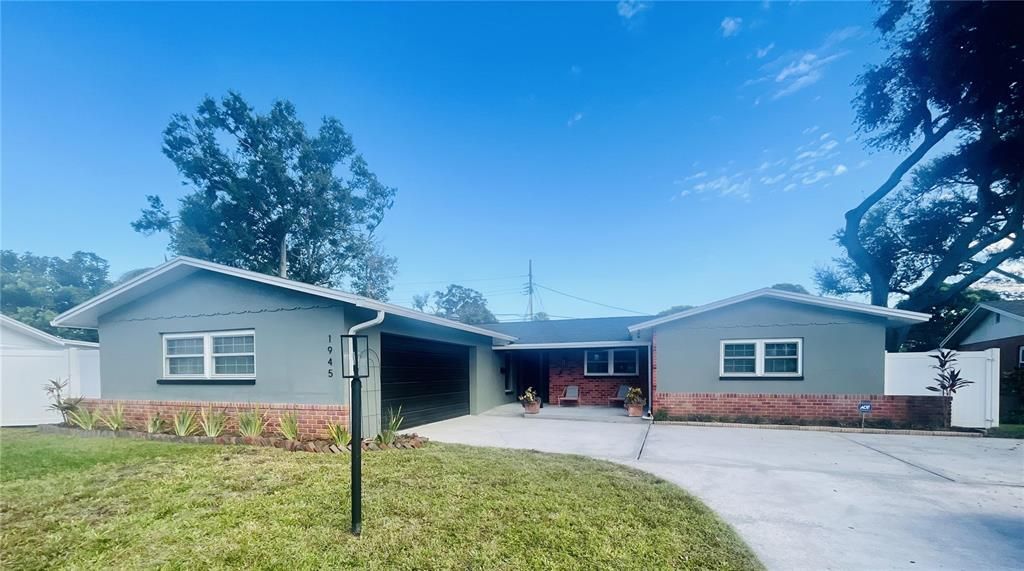 For Sale: $589,000 (3 beds, 2 baths, 1829 Square Feet)