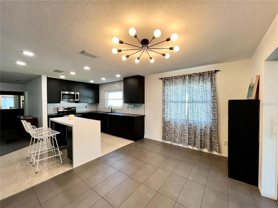 For Sale: $589,000 (3 beds, 2 baths, 1829 Square Feet)