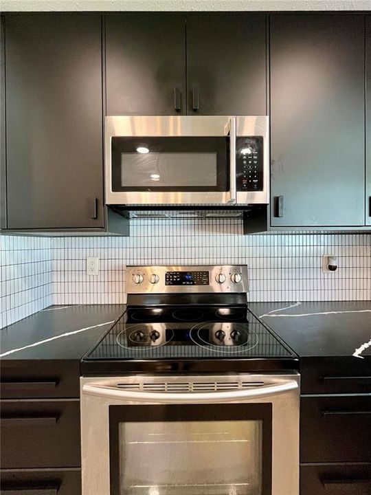 For Sale: $589,000 (3 beds, 2 baths, 1829 Square Feet)