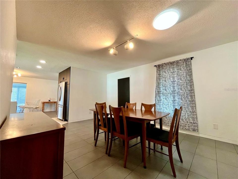 For Sale: $589,000 (3 beds, 2 baths, 1829 Square Feet)