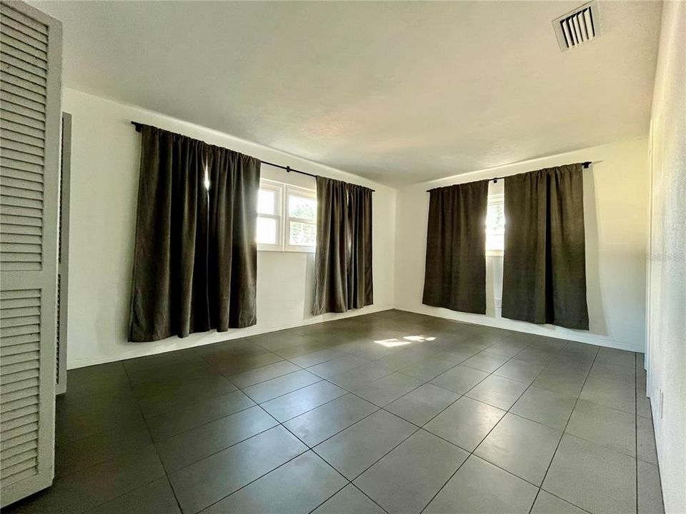 For Sale: $589,000 (3 beds, 2 baths, 1829 Square Feet)