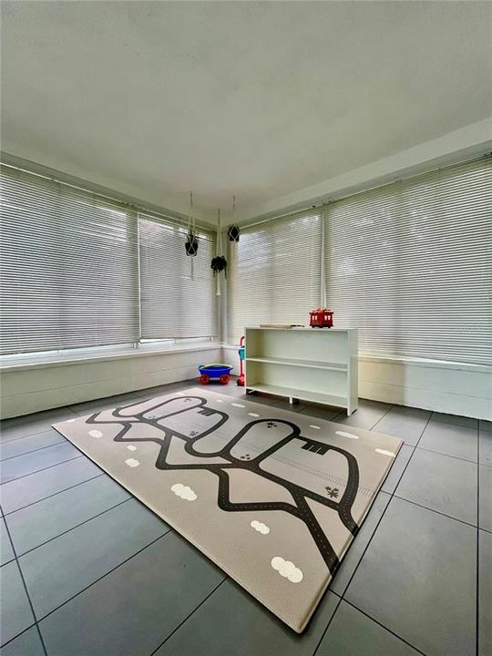 For Sale: $589,000 (3 beds, 2 baths, 1829 Square Feet)