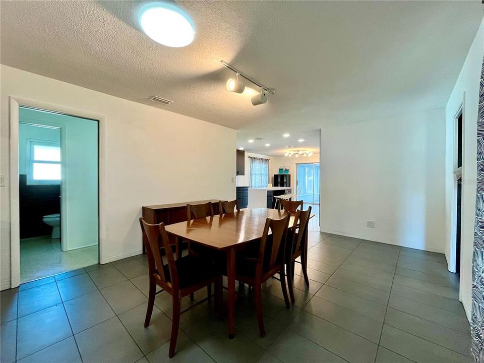 For Sale: $589,000 (3 beds, 2 baths, 1829 Square Feet)