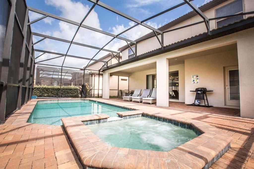 For Sale: $590,000 (8 beds, 6 baths, 4041 Square Feet)