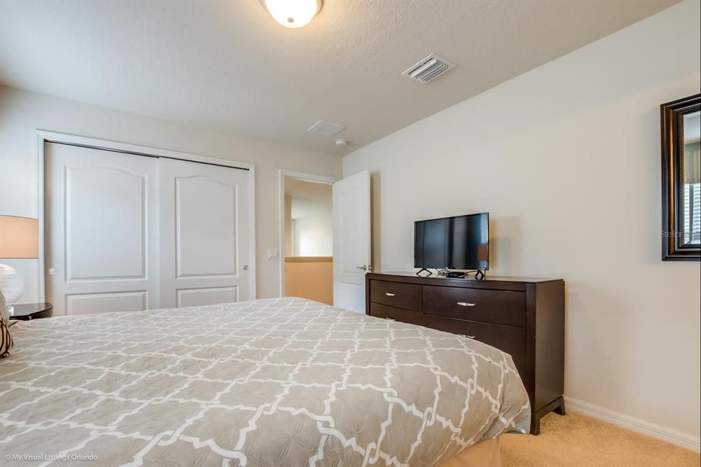 For Sale: $590,000 (8 beds, 6 baths, 4041 Square Feet)