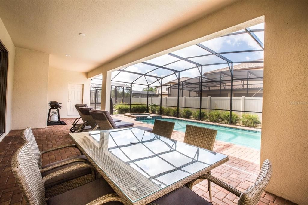 For Sale: $590,000 (8 beds, 6 baths, 4041 Square Feet)