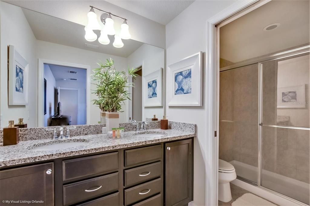 For Sale: $590,000 (8 beds, 6 baths, 4041 Square Feet)