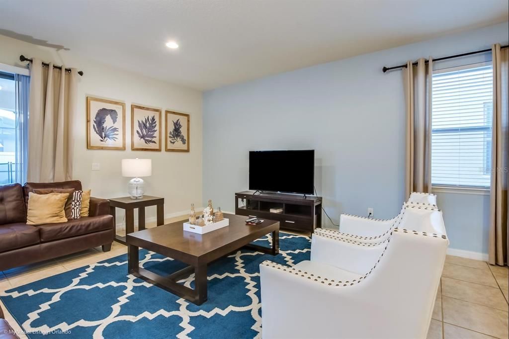 For Sale: $590,000 (8 beds, 6 baths, 4041 Square Feet)