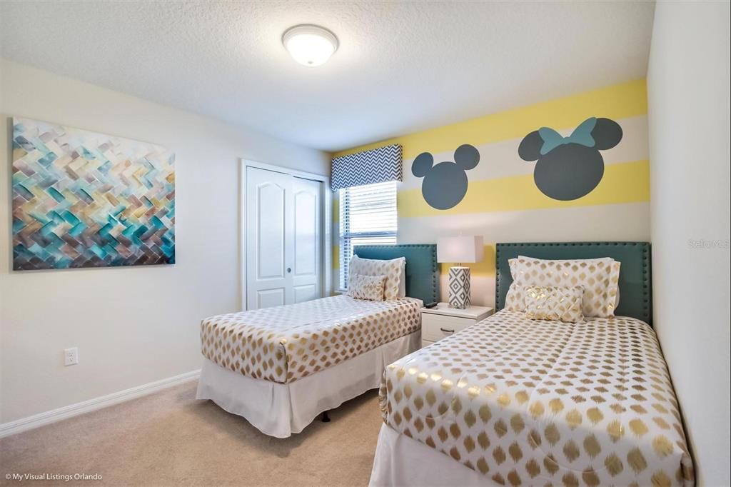 For Sale: $590,000 (8 beds, 6 baths, 4041 Square Feet)