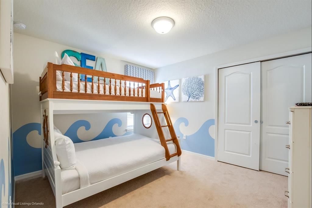 For Sale: $590,000 (8 beds, 6 baths, 4041 Square Feet)