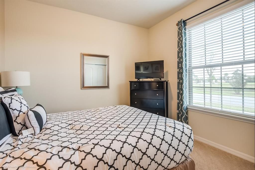 For Sale: $590,000 (8 beds, 6 baths, 4041 Square Feet)