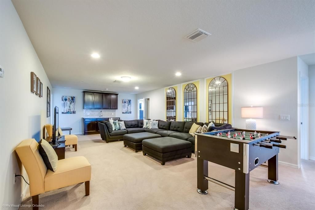 For Sale: $590,000 (8 beds, 6 baths, 4041 Square Feet)