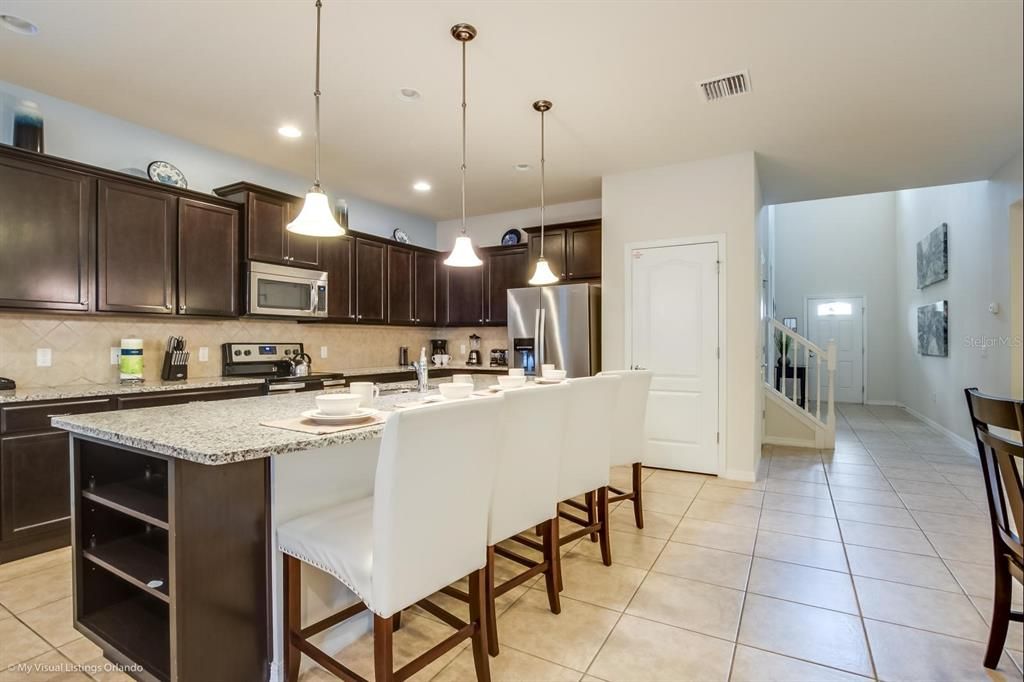 For Sale: $590,000 (8 beds, 6 baths, 4041 Square Feet)