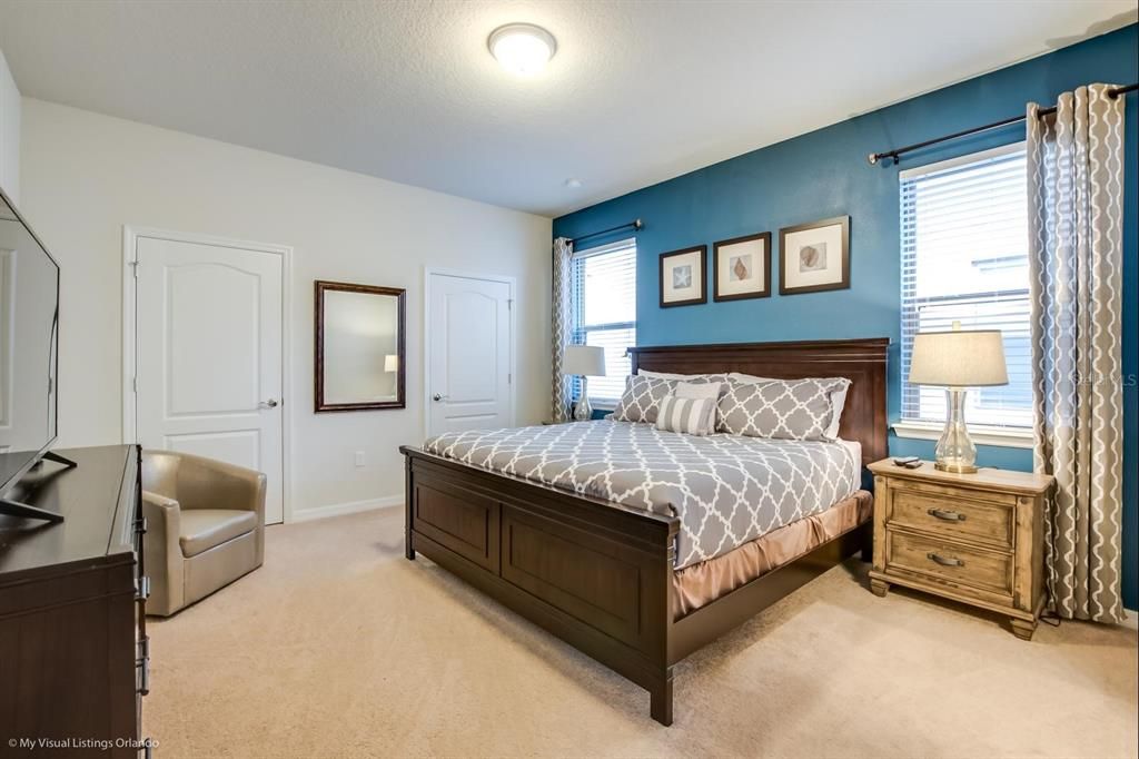 For Sale: $590,000 (8 beds, 6 baths, 4041 Square Feet)