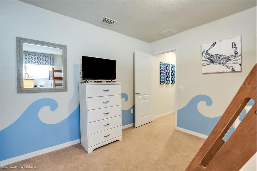 For Sale: $590,000 (8 beds, 6 baths, 4041 Square Feet)