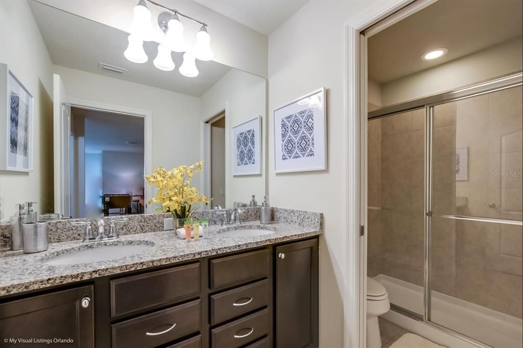 For Sale: $590,000 (8 beds, 6 baths, 4041 Square Feet)