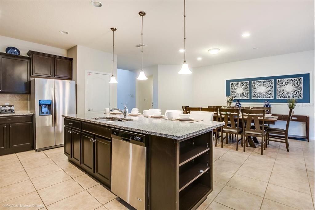 For Sale: $590,000 (8 beds, 6 baths, 4041 Square Feet)