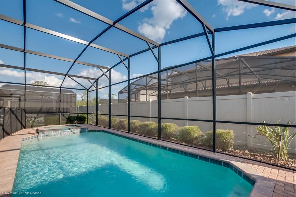 For Sale: $590,000 (8 beds, 6 baths, 4041 Square Feet)