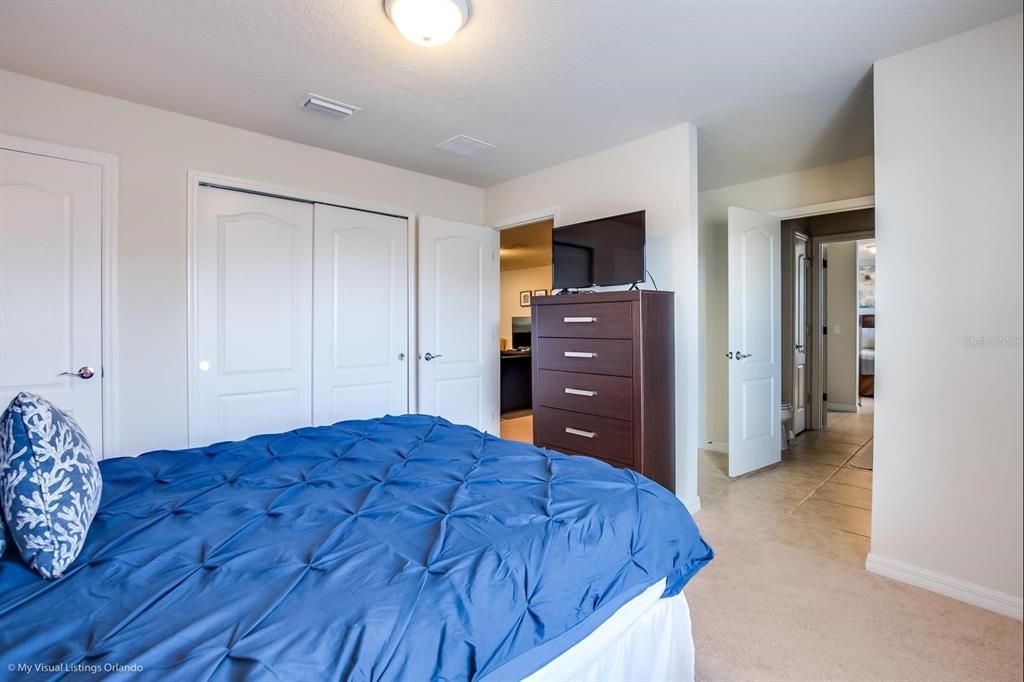 For Sale: $590,000 (8 beds, 6 baths, 4041 Square Feet)