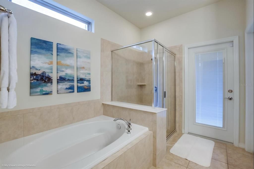 For Sale: $590,000 (8 beds, 6 baths, 4041 Square Feet)