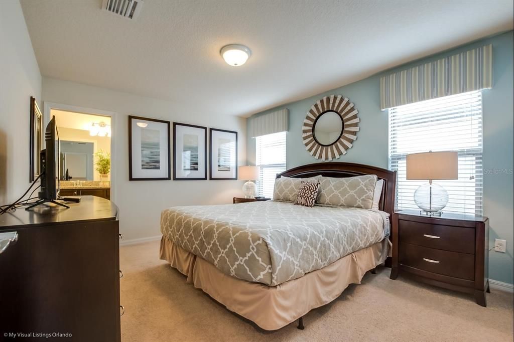 For Sale: $590,000 (8 beds, 6 baths, 4041 Square Feet)