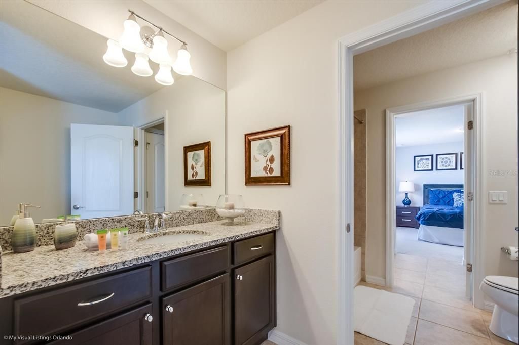 For Sale: $590,000 (8 beds, 6 baths, 4041 Square Feet)