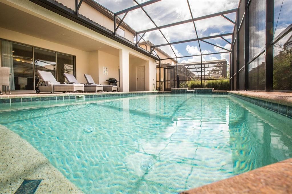 For Sale: $590,000 (8 beds, 6 baths, 4041 Square Feet)